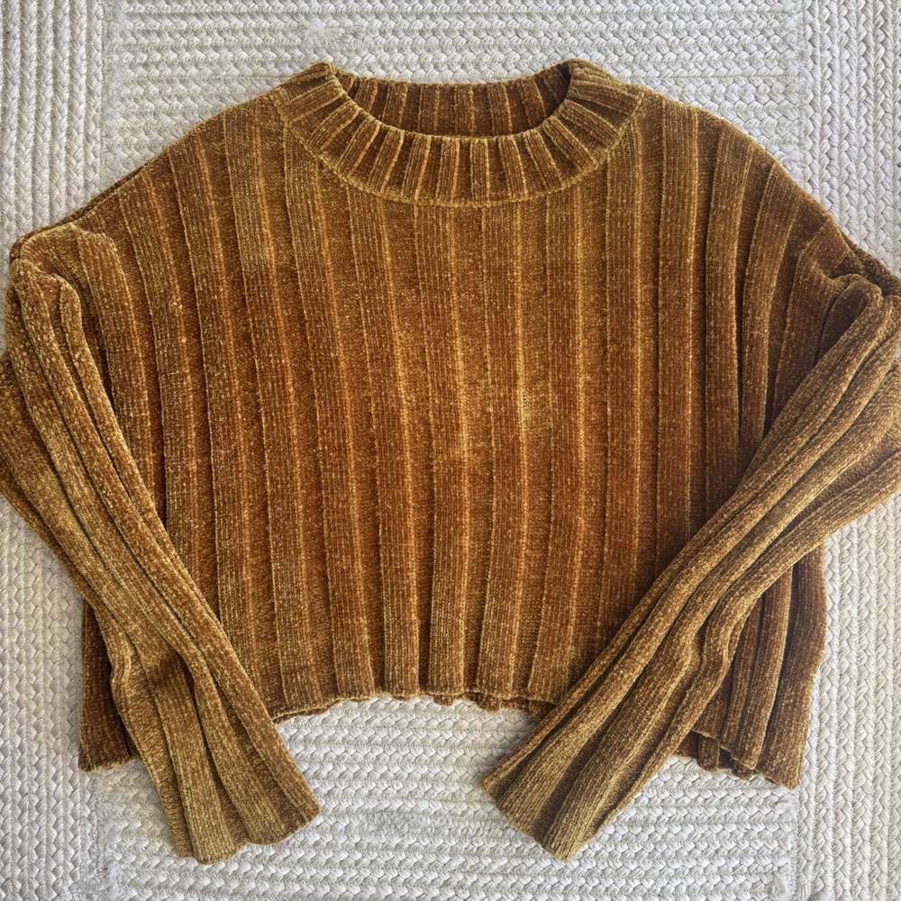Cozy Wildflower Gold Chenille cropped sweater
